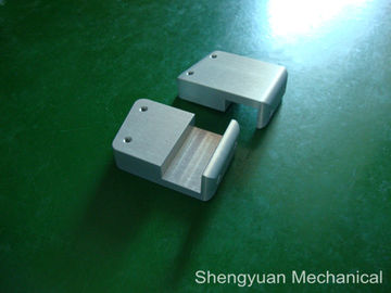 Non Standar AL7075 / AL6061 Presisi Milling Bagian mesin Dengan Putih anodisa