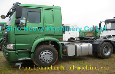 ISO CCC SINOTRUK 4 x 4 SEMUA RODA-DRIVE HOWO TRACTOR TRUCK Tow 20-70T EUROII / III LHD atau RHD 260-420HP